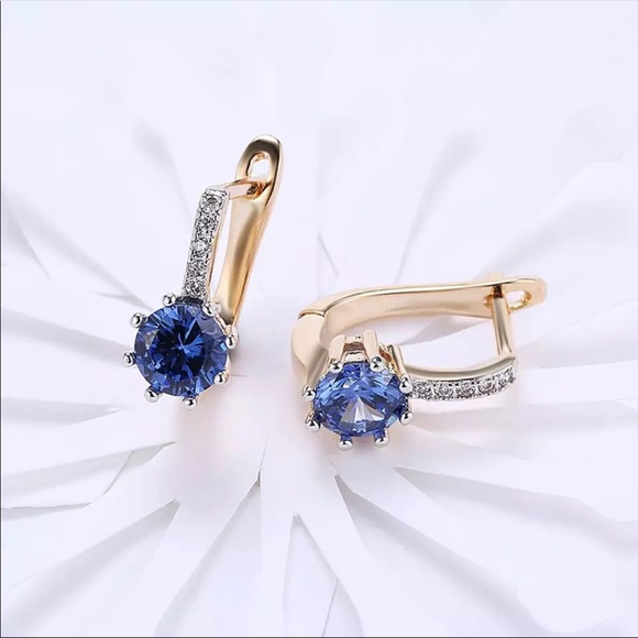 New 18K Gold Plated Blue white Zircon Stud Earring - Picture 2 of 3
